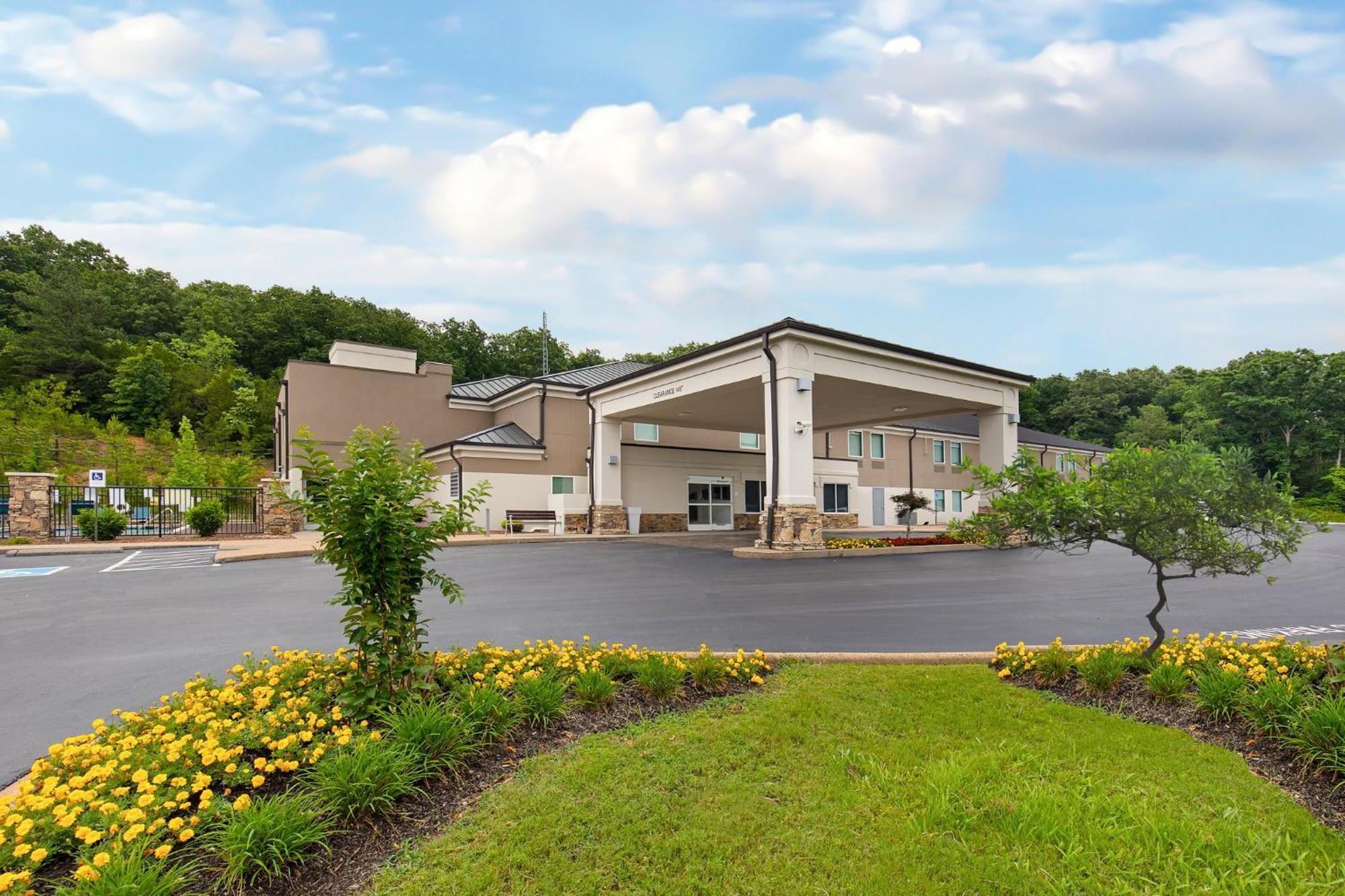 Holiday Inn Express Hurricane Mills Waverly By Ihg Экстерьер фото