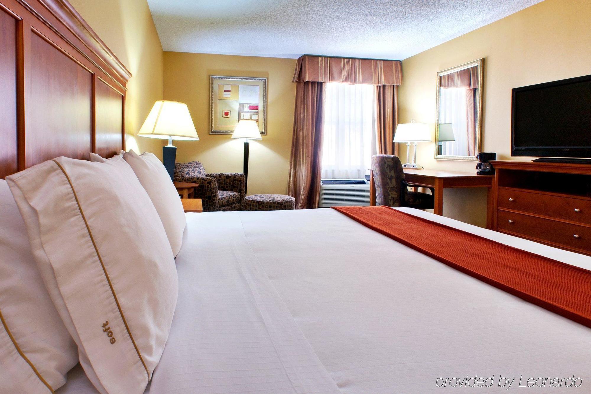 Holiday Inn Express Hurricane Mills Waverly, An Ihg Hotel Номер фото