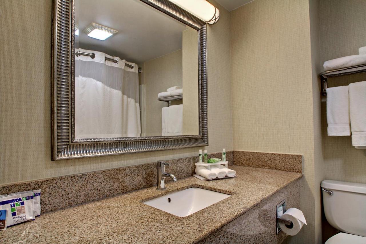 Holiday Inn Express Hurricane Mills Waverly By Ihg Экстерьер фото
